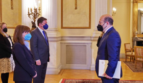 The Ambassador of the Republic of Armenia handed over his credentials to the President of the Hellenic Republic