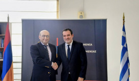 Դեսպան Մկրտչյանը հանդիպեց «Նեա Դեմոկրատիա» կուսակցության Միխալիս Լիվանոսին