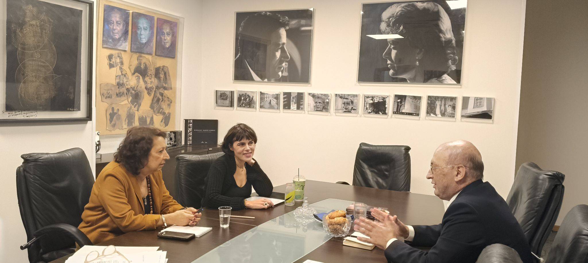 Դեսպան Տիգրան Մկրտչյանի հանդիպումը Միխալիս Կակոյանիս հիմնադրամի ներկայացուցիչների հետ