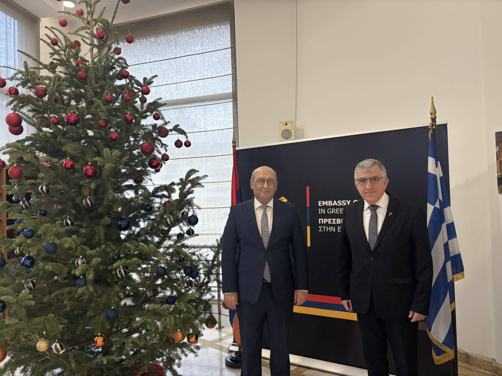 Դեսպան Մկրտչյանը հանդիպեց Հունաստանի Հայ Ավետարանական Եկեղեցու հովվի հետ