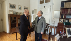 Դեսպան Տիգրան Մկրտչյանը հանդիպել է Աթենքի ակադեմիայի Փոքրասիական ուսումնասիրությունների կենտրոնի տնօրենի հետ