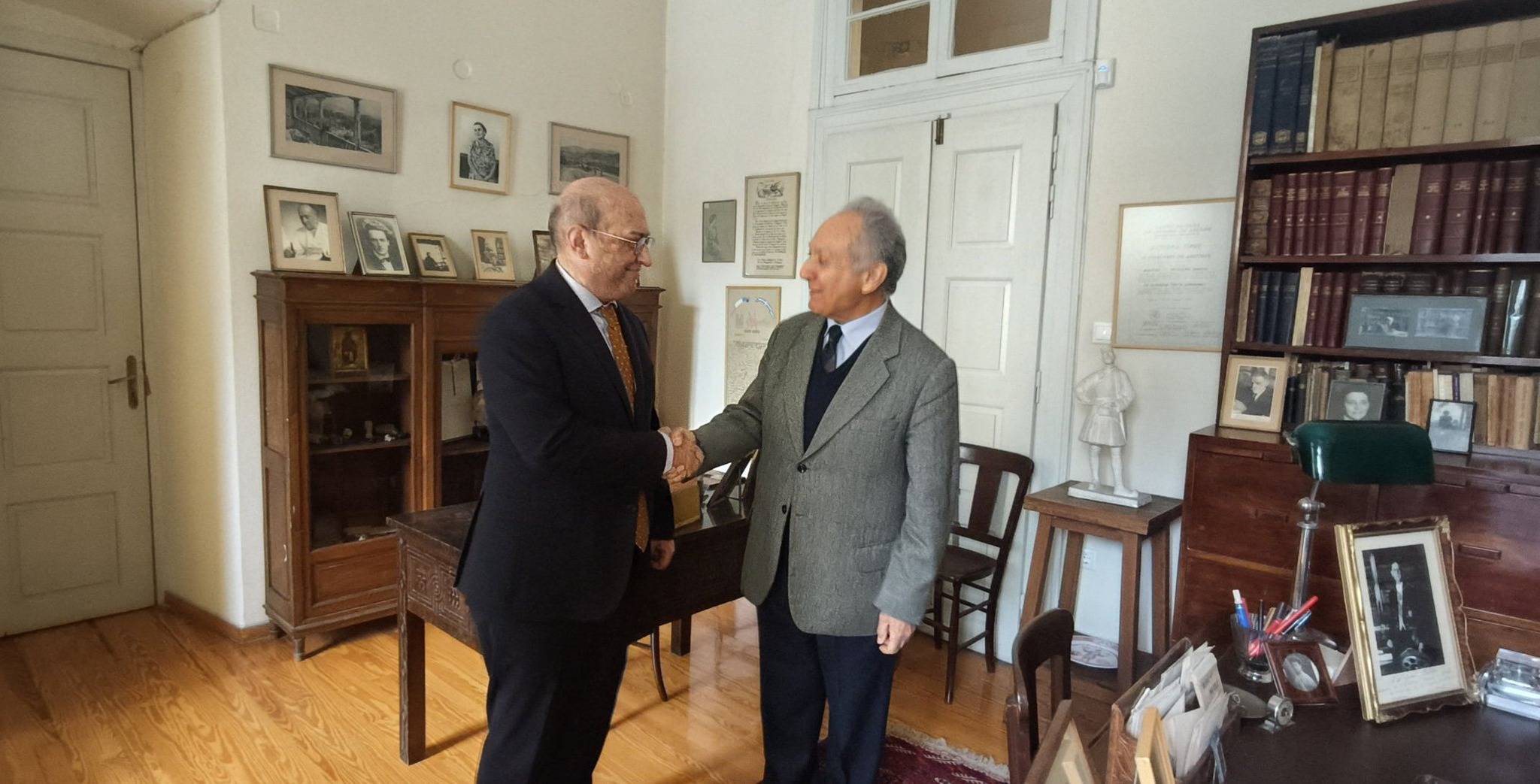 Դեսպան Տիգրան Մկրտչյանը հանդիպել է Աթենքի ակադեմիայի Փոքրասիական ուսումնասիրությունների կենտրոնի տնօրենի հետ