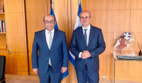 Դեսպան Տիգրան Մկրտչյանի հանդիպումը Հունաստանի փոխվարչապետ Կոստիս Խաձիդակիսի հետ