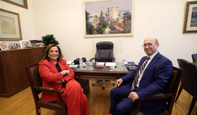 Դեսպան Տիգրան Մկրտչյանի հանդիպումը Դորա Բակոյանիի հետ՝ Հայաստան-Հունաստան և տարածաշրջանային հարցերի շուրջ