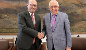 Դեսպան Մկրտչյանը հանդիպել է Հունաստանի խորհրդարանի նախագահ Նիկիտաս Կակլամանիսի հետ