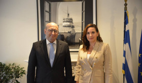 Դեսպան Տիգրան Մկրտչյանը հանդիպել է Հունաստանի զբոսաշրջության նախարար Օլգա Կեֆալոյանիի հետ