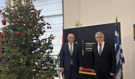 Դեսպան Մկրտչյանը հանդիպեց Հունաստանի Հայ Ավետարանական Եկեղեցու հովվի հետ