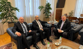 Ambassador Mkrtchyan Meets with the President of the Thessaloniki Chamber of Small and Medium Industries