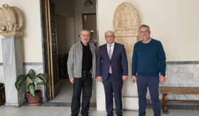 Ambassador Tigran Mkrtchyan Discusses Museum Cooperation with the National Archaeological Museum of Greece