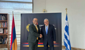 Դեսպան Մկրտչյանը հանդիպել է Հունաստանի կրթության փոխնախարարին