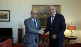 Դեսպան Տիգրան Մկրտչյանի հանդիպումը Հունաստան–Հայաստան բարեկամության խմբի ղեկավար Ստավրոս Կալաֆատիսի հետ